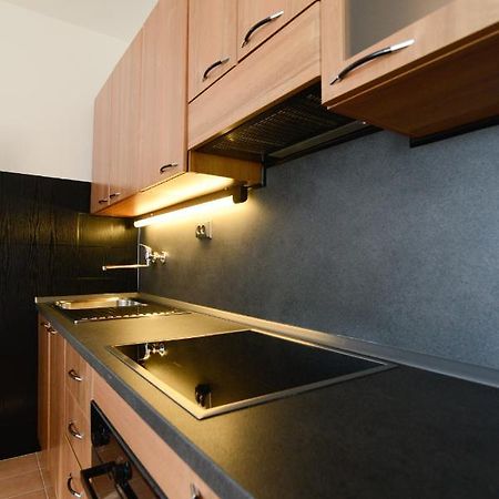 Apartment Glicinija Zara Esterno foto