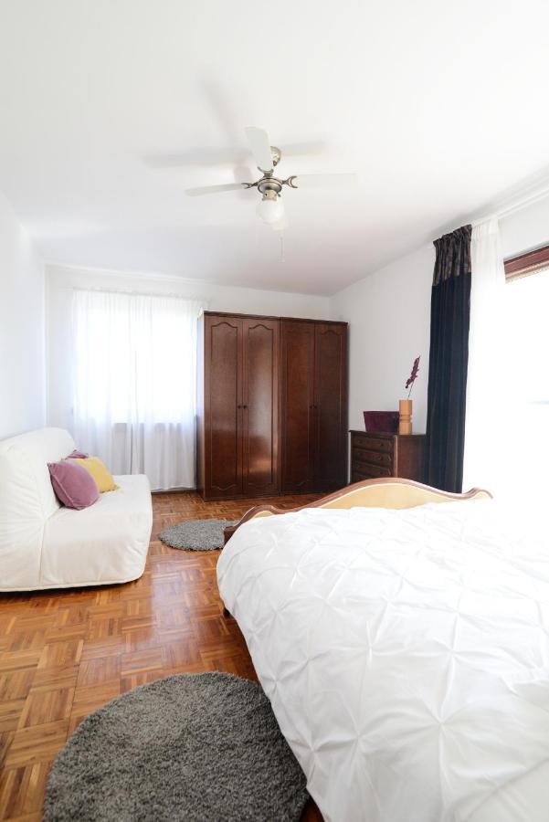 Apartment Glicinija Zara Esterno foto