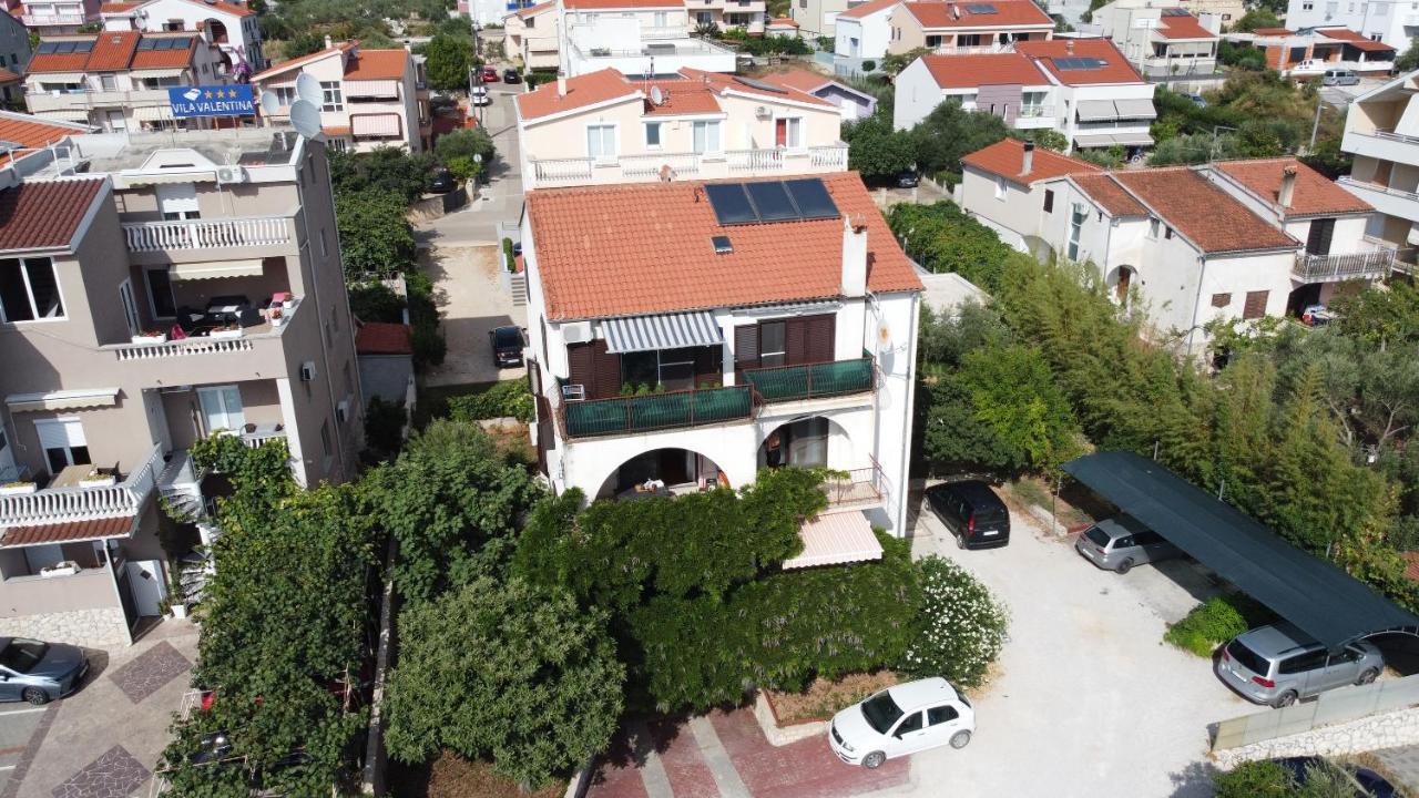 Apartment Glicinija Zara Esterno foto